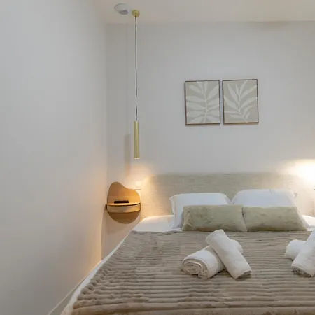 Mba - Near Deauville Station And - Luxury Apartament *