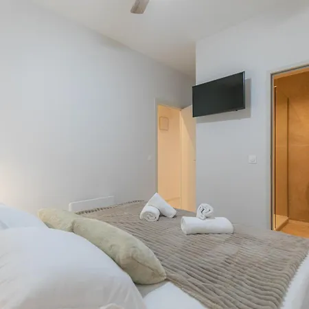 Apartment Rare Centre 2 2 Sdb 6 Pers